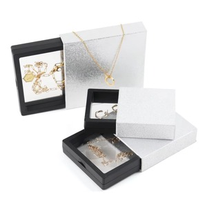 Vassoio in plastica argento lucido con scatola di carta trasparente gioielli da donna tali collane orecchini anelli orologi fatti di cartone - Product Image 1