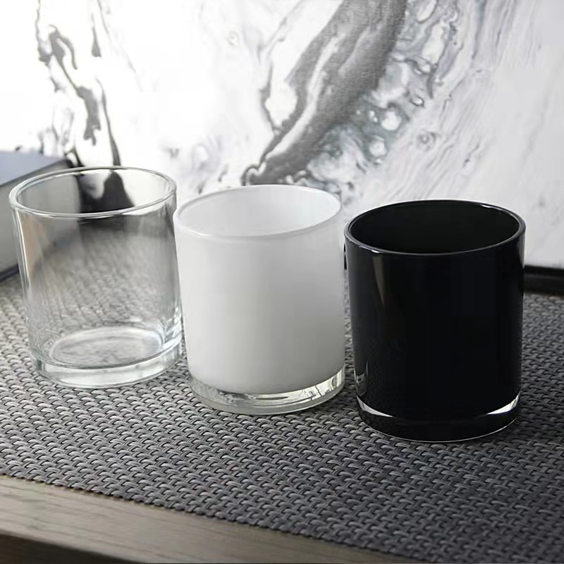 Luxury Scented Glossy White Glass Candle Jars With Lids Glossy Black Christmas Candle Vessels For Home Decor