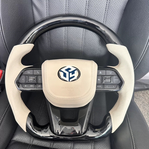 Volant de voiture en cuir et fibre de carbone cousu à la main de qualité OEM, utilisé pour Toyota LC300 Land Cruiser Camry Hiace Hilux Corolla - Product Image 3