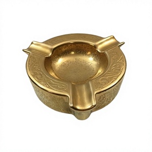 Accessoires de fumeur de qualité supérieure, cendrier, plateau à tabac en laiton couleur or, plateau à tabac fait main, en vente - Product Image 1