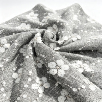 Tissu Tweed Léger 100% Polyester 220gsm 135/148cm avec Broderie Florale 3D à Paillettes pour la Confection de Manteaux et Vêtements Féminins