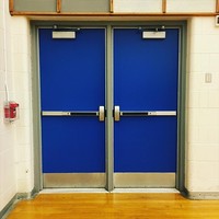 Porte coupe-feu en acier UL, simple ou double battant, porte de sortie d'urgence avec barre de poussée, porte d'accès sécurisée pour bâtiments publics et commerciaux