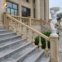 Pilier d'escalier en marbre personnalisé décoratif sculpté à la main en pierre naturelle