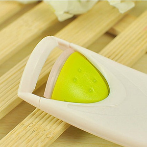 Recourbe-cils électrique chauffant à température contrôlée, portable, style clip-on, alimenté par batterie, en plastique - Product Image 4