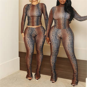 Schlangenmuster Zweiteiler Damen Trainingsanzug Eng Anliegende Crop Tops+Leggings Passende Stretch-Outfits - Product Image 2