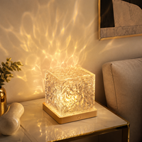 Projecteur de lumière cube à motif d'ondes océaniques rotatives, lumière de nuit colorée effet aurore, lampe d'ambiance pour chambre à coucher, vente en gros OEM