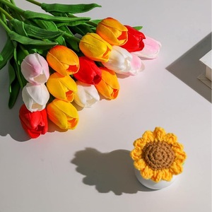 Flor de tulipán artificial de tacto real y duradero con tallos para decoración de centros de mesa en el hogar, jardín, fiestas y bodas. - Product Image 4