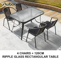 Table de repas rectangulaire d'extérieur avec quatre chaises et plateau en verre ondulé de 120 cm pour l'aménagement de sièges de banquet sur la terrasse