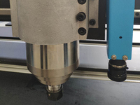 Machine à bois CNC haute performance fabriquée en Chine bon prix routeur avec kit de servomoteur et table à vide pour application en PVC