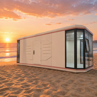 Maison préfabriquée de luxe au design moderne, capsule spatiale avec système intelligent, style vaisseau spatial