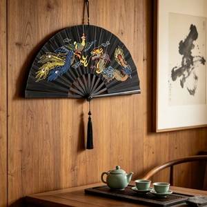 Abanico Plegable Negro Pintado con Patrón Tradicional de Dragón y Fénix, Símbolo Chino de la Suerte, Recuerdo de Boda, Decoración de Pared para Salón de Té, Artes Marciales - Product Image 3