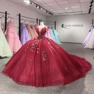 ชุดราตรีงาน Quinceanera รุ่น Dy1569 สีเบอร์กันดี ประดับดอกไม้ 3 มิติ แบบ Sweetheart ผ้าตาข่ายสีนู้ด ประดับลูกปัดวิบวับ ผ้าทูลล์ ยี่ห้อ Jancember - Product Image 4