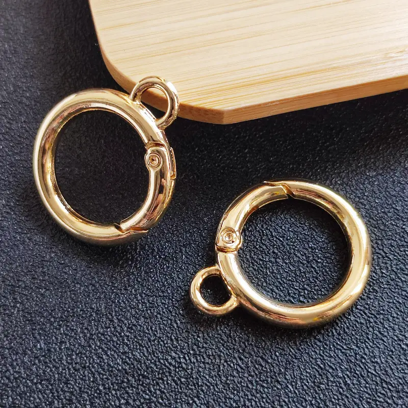 Anello da 18MM con fibbia ad anello apribile a molla in metallo con fibbia a cuore color pesca con gancio di collegamento ad anello di sollevamento rotondo