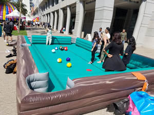 Mesa de billar inflable comercial de PVC a escala humana para snooker y fútbol, con accesorios de soplador y kits de reparación, modelo Castillo 8x4m, personalizable - Product Image 5