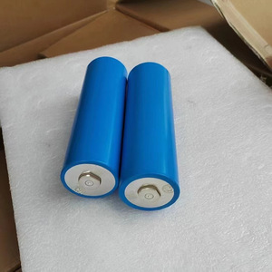 Batterie cylindrique au phosphate de fer et de lithium 3,2 V 15 Ah ou 20 Ah pour systèmes de stockage d'énergie, offrant une sécurité élevée et une longue durée de vie du cycle. - Product Image 2