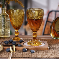 Verres à vin rétro de style européen de 10 onces, roses, à pied, avec motif en relief orné, gobelets à eau pour grands événements et restaurants de luxe