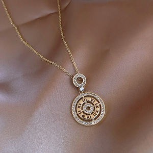 <span class=keywords><strong>Collar</strong></span> con colgante de números romanos para mujer, colgante de cadena de clavícula simple calada, redonda, chapada en oro, de alta calidad - Product Image 3