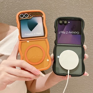 <span class=keywords><strong>Coque</strong></span> <span class=keywords><strong>de</strong></span> <span class=keywords><strong>téléphone</strong></span> magnétique scintillante 3D à bords ondulés, style coréen viral, en forme <span class=keywords><strong>de</strong></span> toast, pour <span class=keywords><strong>Samsung</strong></span> <span class=keywords><strong>Galaxy</strong></span> Z Flip 8 Z Flip 7, vente en gros - Product Image 4