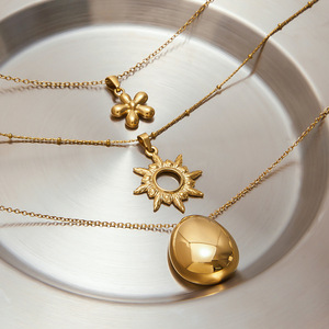 Collier élégant de style européen et américain en acier inoxydable plaqué or 18 carats, bijou simple haut de gamme en titane inaltérable, luxe léger - Product Image 4