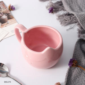 Tasse à café en céramique personnalisable rose mat avec poignée, cadeau pour la maison - Product Image 3