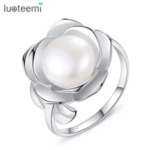 Vendita all'ingrosso anello della perla delle donne-CZCITY fiore 925 Sterling Silver donna perla progettato accessorio di lusso dichiarazione grande anello rosa