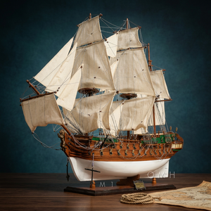 Modelo de Barco Transparente Pintado a Mano en Madera, Endeavour Y196, Decoración Náutica para el Hogar - Product Image 2