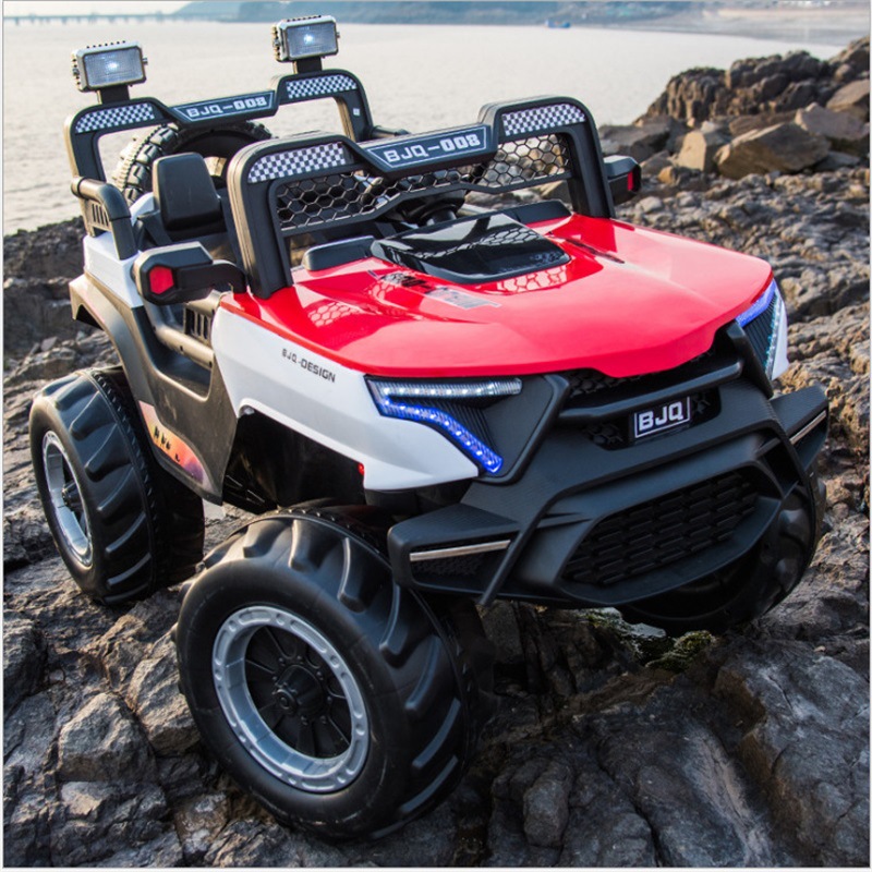 Tracción a las cuatro ruedas roja de lujo