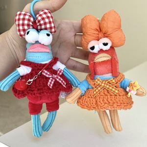 ตุ๊กตาผ้าพลัฌรูปเป็ดน้อยขี้อาย น่ารักขี้เล่น ของสะสมพวงกุญแจ สำหรับทุกเพศ ขนาด 31-50 ซม. ใช้เป็นพวงห้อยกระเป๋า - Product Image 4