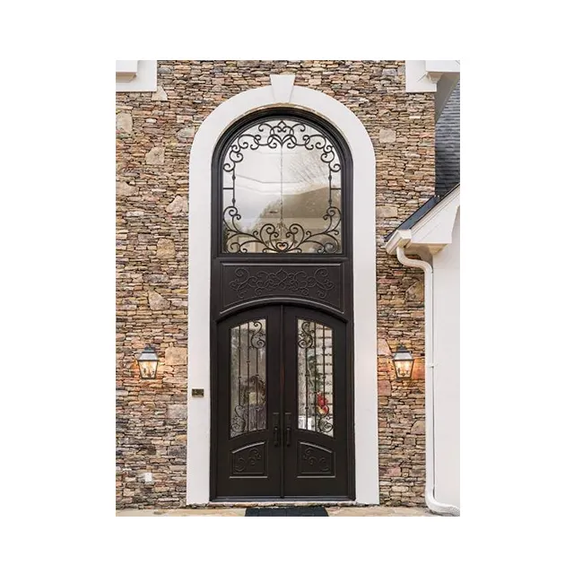 Arco superior exterior delantero francés popa sobre puerta de entrada de acero de vidrio con luces laterales puertas de seguridad de hierro forjado