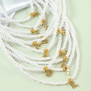 Collar de Perlas con Colgante del Zodiaco en Acero Inoxidable Chapado en Oro de 18k, Elegante y de Lujo para Mujer - Product Image 1