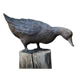 Sculpture d'oie en fonte, finition bronze, faite à la main, décorative, personnalisable, statue d'oiseau pour décoration de jardin - Product Image 1