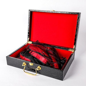 Ensemble de bondage en cuir véritable rouge Sm avec menottes, masque, bâillon et pinces pour jeux adultes - Product Image 5