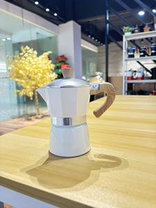 เครื่องชงกาแฟโมก้าพอทอัจฉริยะ 6 ถ้วย ทำจากอะลูมิเนียม สำ<span class=keywords><strong>ห</strong></span><span class=keywords><strong>รับ</strong></span>ชง<span class=keywords><strong>กาแฟ</strong></span>แบบเย็น พร้อมคุณสมบัติโมก้าพอท ชงเอสเพรสโซได้ ดีไซน์ทันสมัย เรียบง่าย - Product Image 4