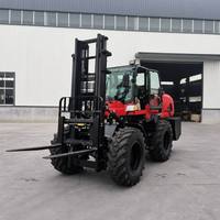 Chariot élévateur tout-terrain à moteur diesel, empileur 4x4, équipement de levage tout-terrain pour la manutention des matériaux, le chargement et le transfert de marchandises