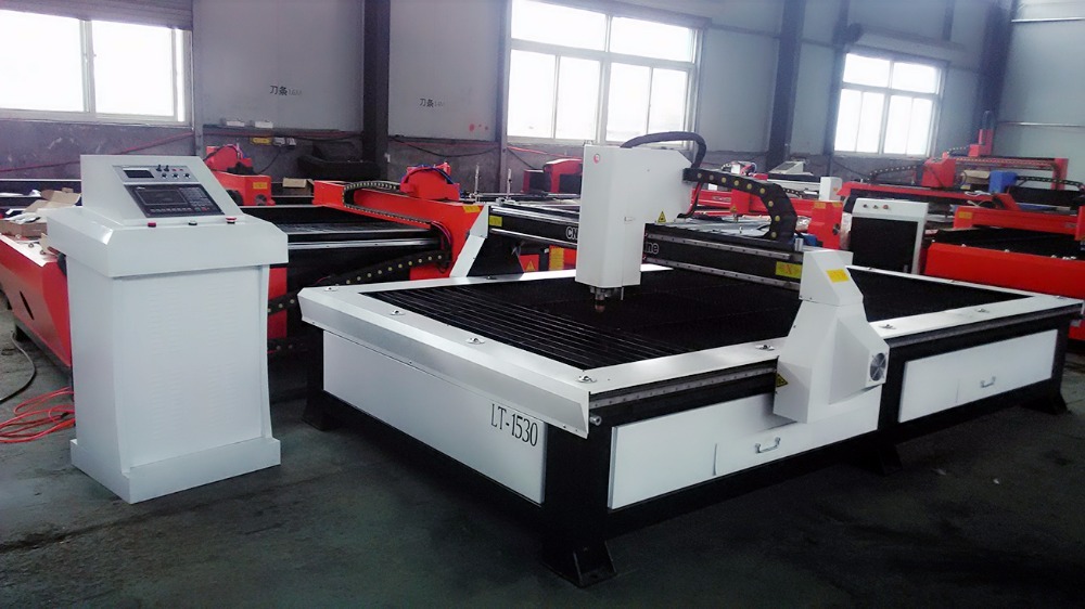 Bonne qualité CNC machine de découpe plasma en métal avec le prix bon marché