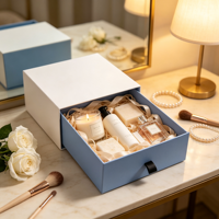 Coffret Cadeau Beauté Bleu avec Bougie, Lotion, Parfum, Savons, Pinceaux, Perles – Emballage de Luxe pour Coiffeuse – Ensemble Cosmétique en Gros
