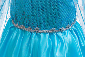 Costume da Elsa per Bambine, Abito Blu con Paillettes a Fiocchi di Neve e Maniche Lunghe con Mantello per Feste di Halloween e Natale - Product Image 4