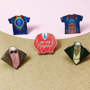 Custom Logo Clothing Pattern Metal Brooches New Design Gold Plating Hard Enamel Pins With Epoxy