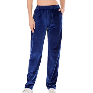 Vente en gros – Sweat à capuche personnalisé avec logo pour femme, 100 % coton velours, fermeture à cordon, poches latérales, léger et antibactérien - Product Image 4