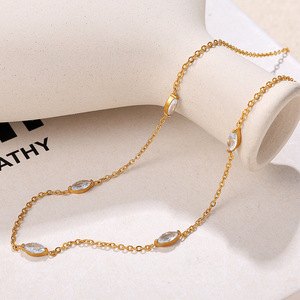 Collar de acero de titanio chapado en oro con diseño de gota de agua de cristal para mujer, joyería de fiesta - Product Image 1