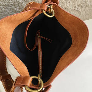 กระเป๋าหนังนิ่มสะพายไหล่สำหรับผู้หญิงกระเป๋าสไตล์โบฮีเมียนสำหรับวันหยุดฤดูหนาว - Product Image 5