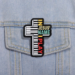 Эмалевые значки-броши с изображением Христа, фортепиано и креста, креативные металлические значки для одежды и рюкзаков, декоративные украшения - Product Image 1