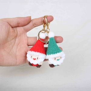 Portachiavi Gnomo Uncinetto Portachiavi Natalizio Fatto a Mano Amigurumi Ciondolo Decorazione di Natale Regalo Donna Bambina - Product Image 1