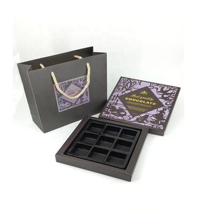 Magnetic Hard Gourmet Divider Chocolate Box with Bag