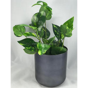Soporte Grande de Hierro para Macetas, Decoración de Jardín para el Hogar, QAMAR OVERSEAS QO-1070, Acabado Cromado para Uso en Exteriores, Diseño para Plantas - Product Image 5