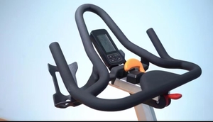 <span class=keywords><strong>Bicicleta</strong></span> <span class=keywords><strong>de</strong></span> spinning magnética comercial nueva |   Resistencia Magnética Continua |   Volante Trasero <span class=keywords><strong>de</strong></span> Aluminio |   Estructura <span class=keywords><strong>de</strong></span> Alta Resistencia - Product Image 3