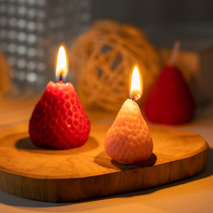 Wholesale cute gift box sets of soy wax strawberry scented <b>candles</b>, birthday gifts, souvenirs, and air fresheners. - Product Image 2
