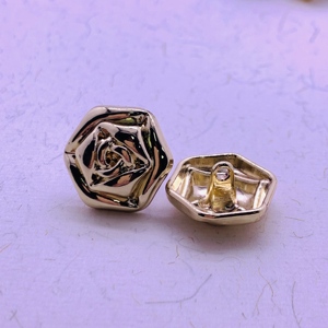 Nút áo hợp kim kẽm thiết kế hoa hồng tùy chỉnh, thân vuông, dành cho áo khoác, vest, quần áo - dành cho nhà xuất khẩu - Product Image 2
