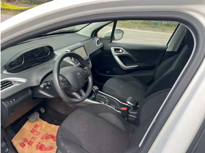 <span class=keywords><strong>Peugeot</strong></span> <span class=keywords><strong>2008</strong></span> 230THP 2016 Versione Automatic Pilot Usato Garantito SUV Francese Opzione Conveniente per il Mercato Internazionale di Auto Usate - Product Image 4