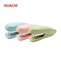 Agrafeuse en plastique standard HUACHI modèle 372 avec agrafes de tailles 24/6 et 26/6, capacité de 24/6-80 agrafes